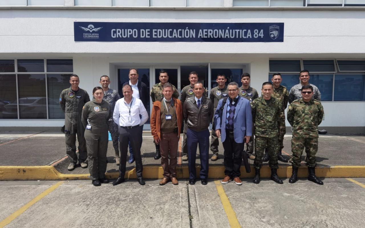 Entrenamiento colaborativo para la implementación del concepto mínimos de utilización de aeródromo Entrenamiento colaborativo para la implementación del concepto mínimos de utilización de aeródromo