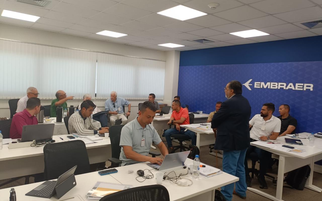 Culmina con Éxito la Visita Técnica y Capacitación en Certificación Aeronáutica en el Centro de Entrenamiento de Embraer Culmina con Éxito la Visita Técnica y Capacitación en Certificación Aeronáutica en el Centro de Entrenamiento de Embraer