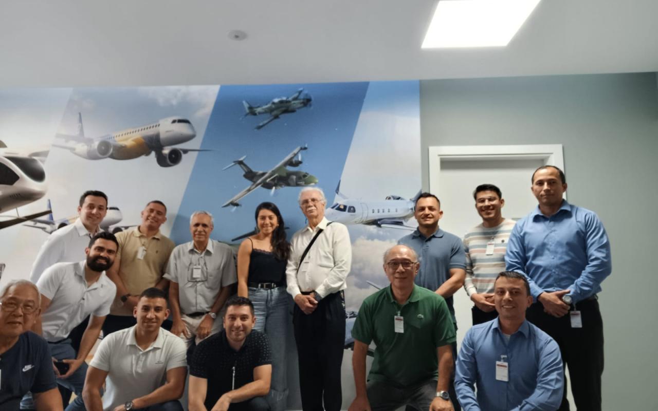 Culmina con Éxito la Visita Técnica y Capacitación en Certificación Aeronáutica en el Centro de Entrenamiento de Embraer Culmina con Éxito la Visita Técnica y Capacitación en Certificación Aeronáutica en el Centro de Entrenamiento de Embraer