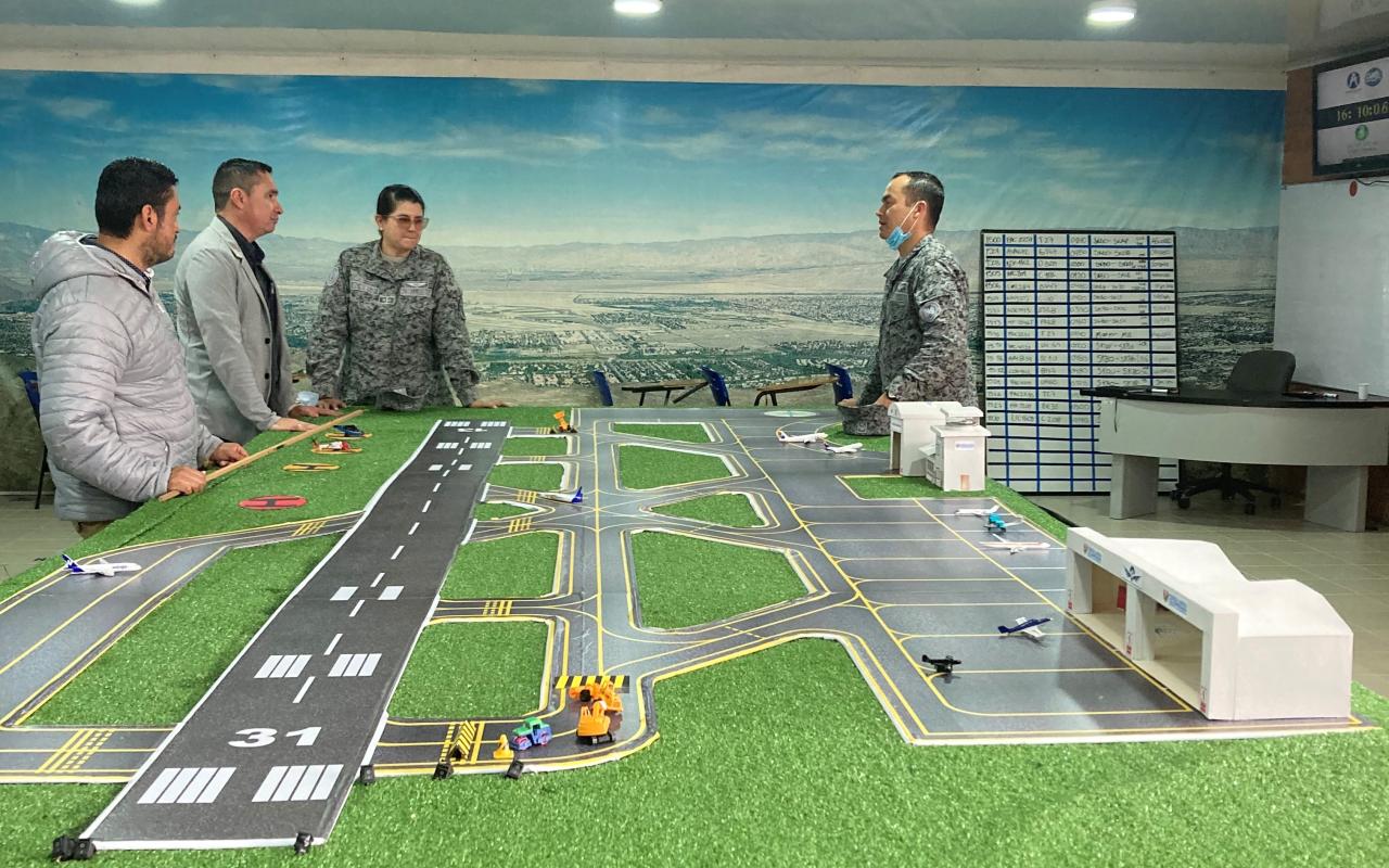 Visita de Referenciación RACAE 147 "Centros de Educación Aeronáutica de la Aviación de Estado para la Formación de Personal Técnico Aeronáutico" Visita de Referenciación RACAE 147 "Centros de Educación Aeronáutica de la Aviación de Estado para la Formación de Personal Técnico Aeronáutico"