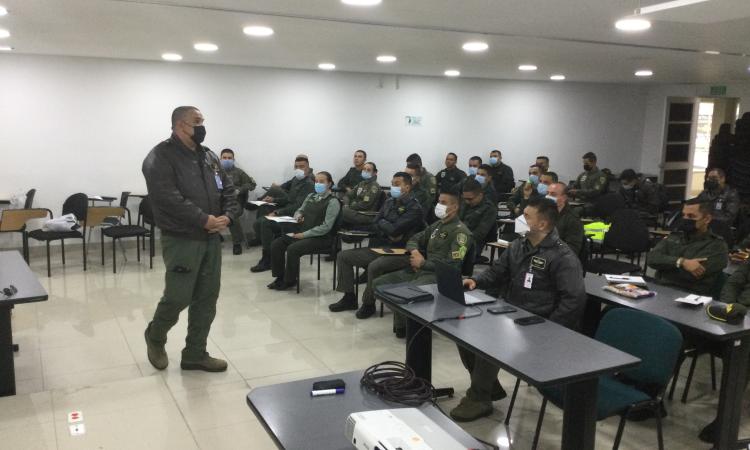 AAAES visita la Compañía Antinarcóticos de Aviación Guaymaral