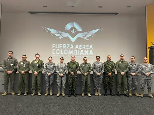 Visita de acompañamiento de la Autoridad Aeronáutica de Aviación de Estado-AAAES, al Comando Aéreo de Combate N° 1