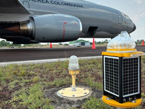 Implementación de sistema de iluminación de pista por medio de energía solar