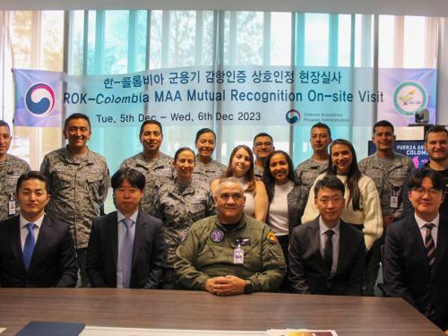 Visita de delegación militar coreana