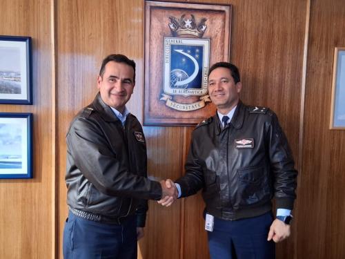 Chile destaca desarrollos colombianos en certificación y calibración de ayudas visuales y radioeléctricas con UAS