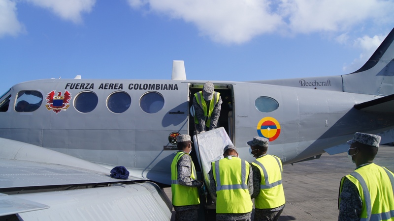 Fuerza Aérea Colombiana transporta residuos de riegos biológicos