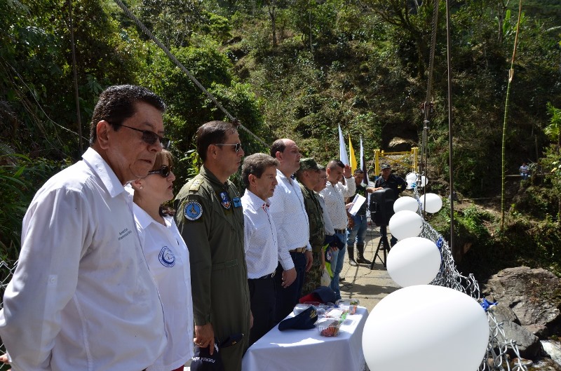 Otros dos puentes peatonales estrena El Carmen de Viboral