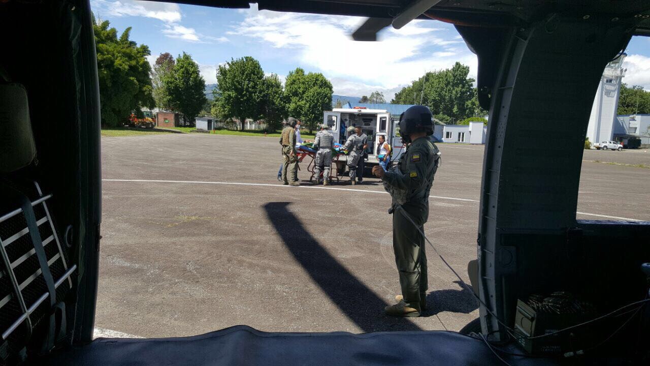 Fuerza Aérea Colombiana salva la vida de un líder indígena herido con arma de fuego