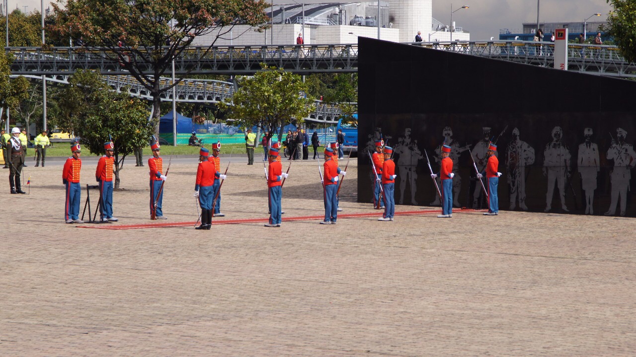 Colombia conmemora "Día de los Héroes de la Nación y sus Familias"