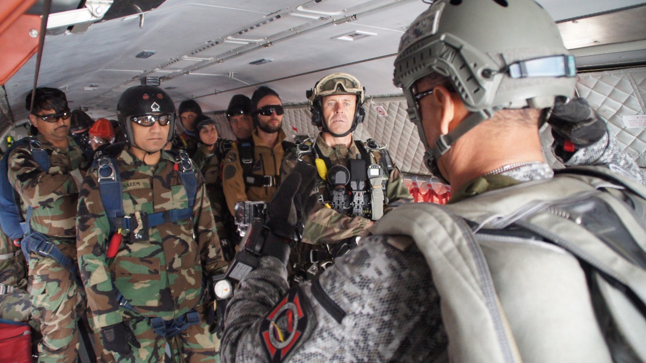 Fuerza Aérea Colombiana lideró exitosa operación internacional de paracaidismo 