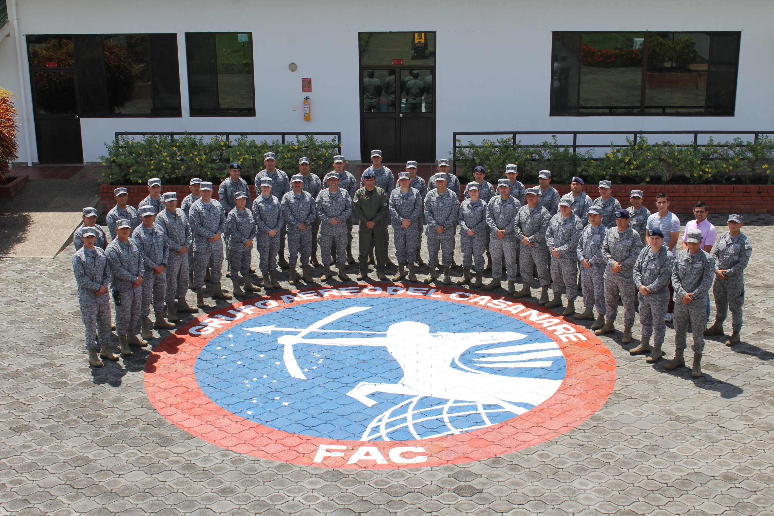 Jefe de Comando de la Fuerza Aérea Colombiana visita el GACAS