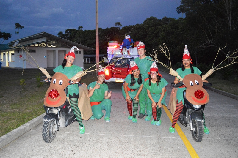Grupo Aéreo del Amazonas ilumina la navidad en el “día de las velitas