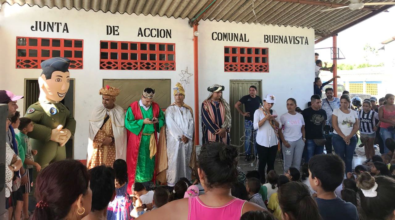 Fuerza Aérea Colombiana y Secretaría de Salud de La Dorada llevan alegría a los habitantes de Buenavista