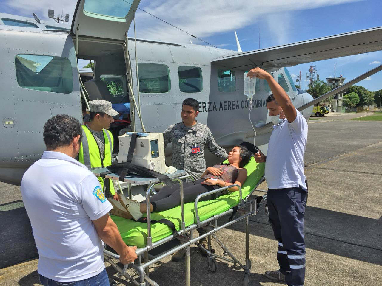 Fuerza Aérea Colombiana realiza traslado aeromédico de menor con apendicitis