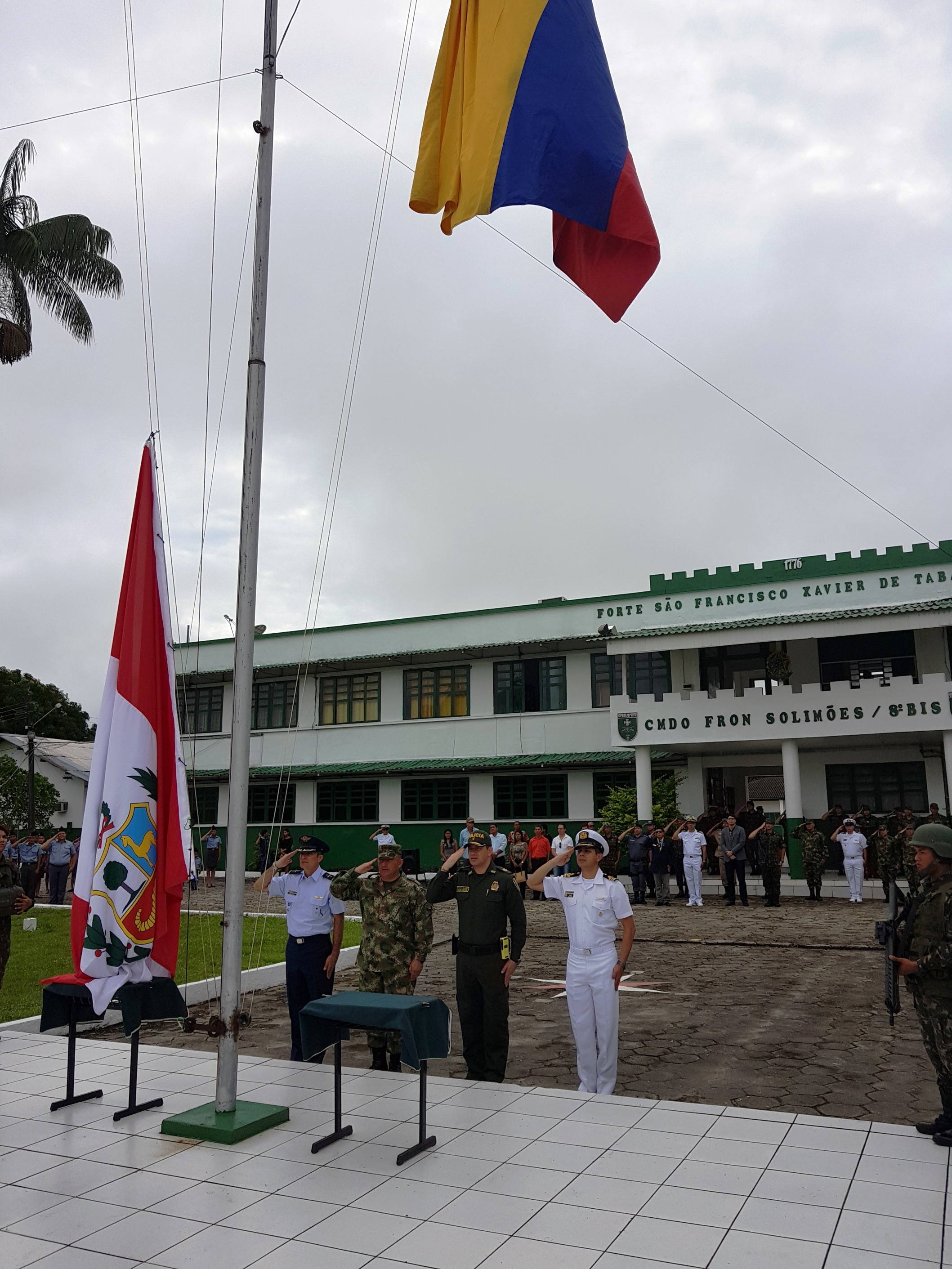  Fuerza Aérea Colombiana participa en izada del pabellón Tripartita