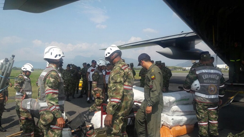 Fuerza Aérea activa Sistema MAFFS para extinción de incendios y transporta tropa para control de la emergencia en la Macarena