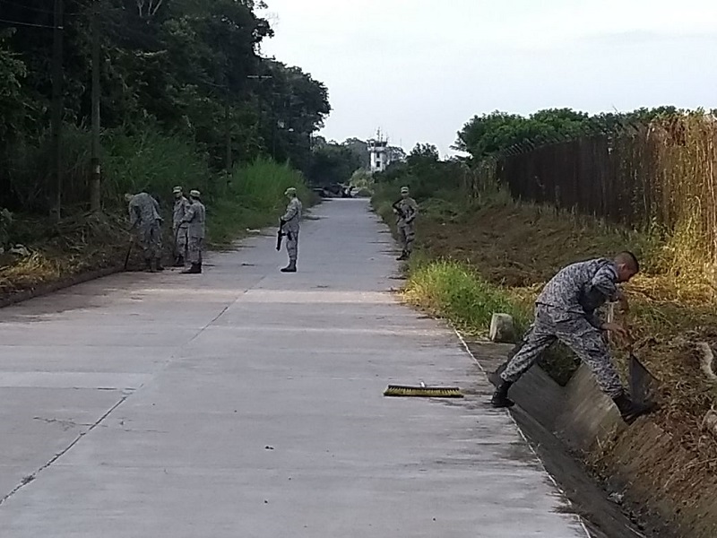 Grupo Aéreo del Amazonas lidera campaña "Ciudad Limpia y Segura"