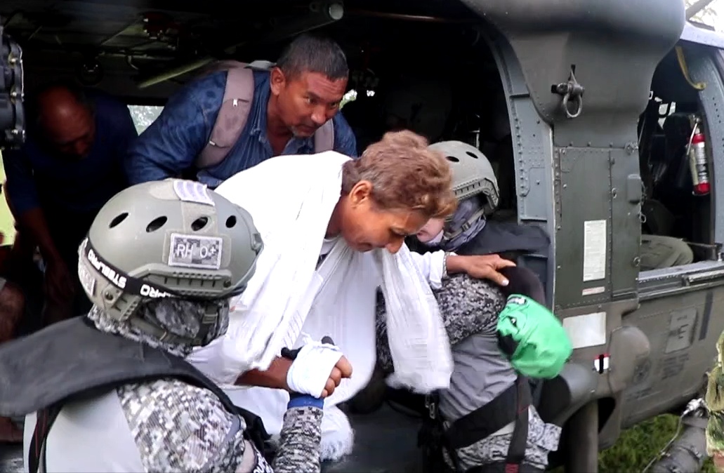 Helicóptero de la Fuerza Aérea rescató ocho personas tras desbordamiento del río Ariari