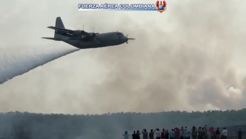 Así se controló el incendio forestal en el Meta por parte del Hércules de la Fuerza Aérea