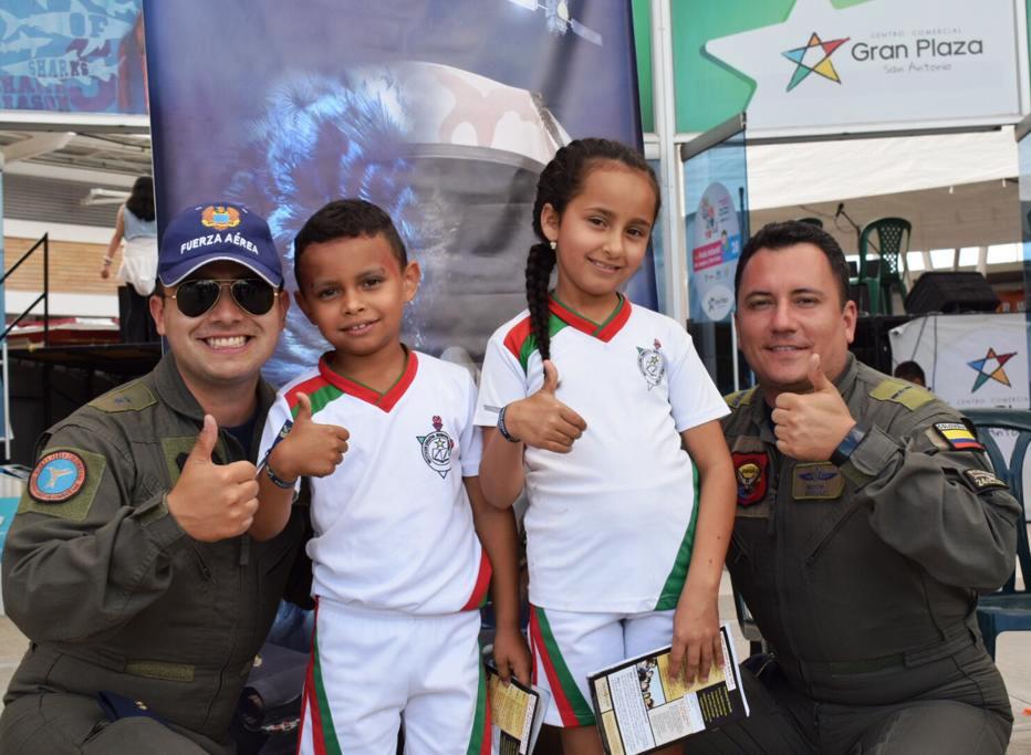 Hasta Pitalito llegó la Fuerza Aérea para  participar de la II Feria Infantil de juegos y servicios