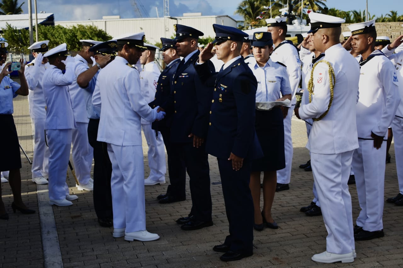 Suboficiales de la Fuerza Aérea Colombiana ascienden en la Estación de Guardacostas Samuel May Corpus en San Andrés Isla