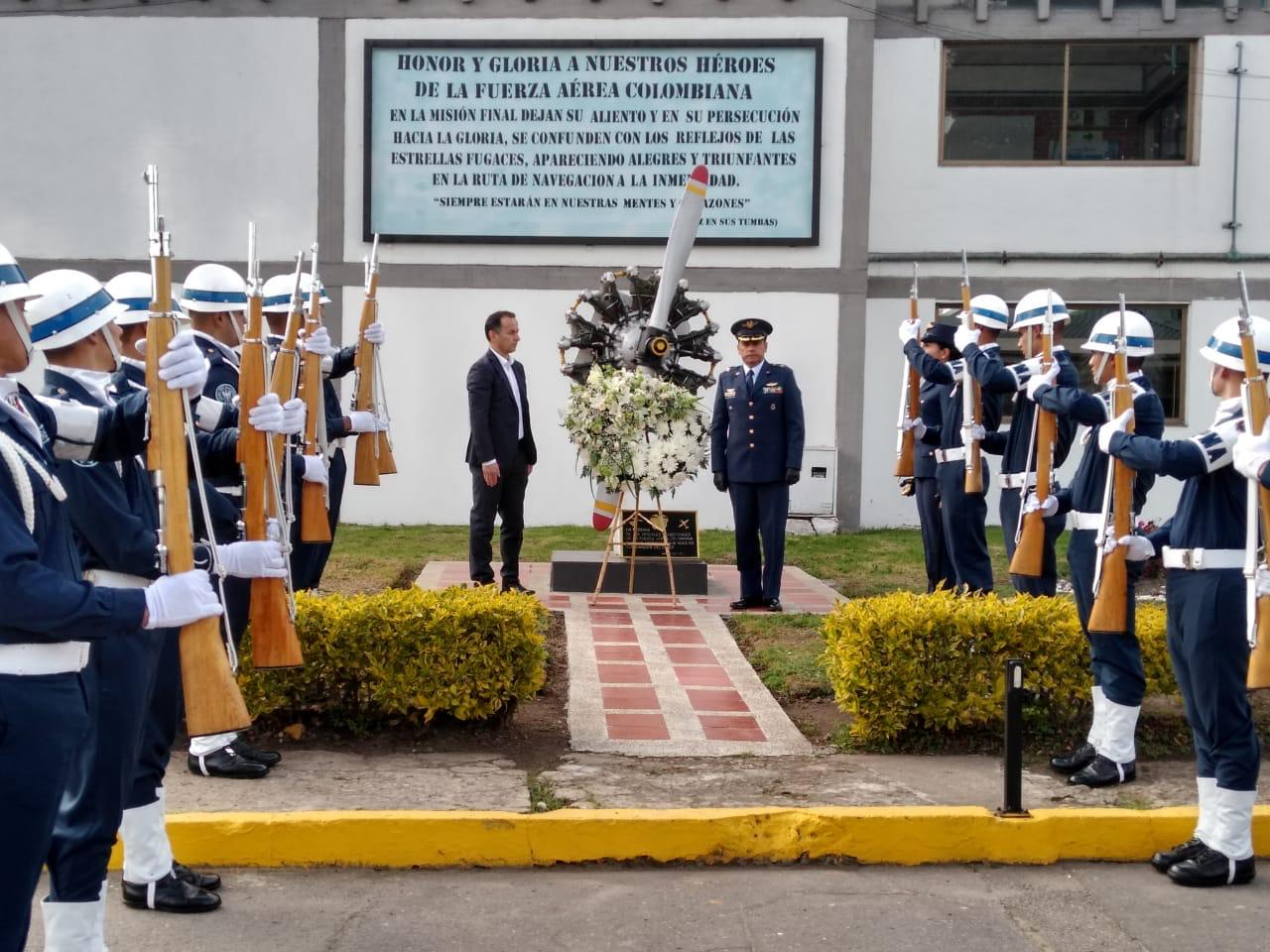 En Madrid, Cundinamarca, Fuerza Aérea Colombiana conmemora el Día de la Memoria y Solidaridad con las Victimas 