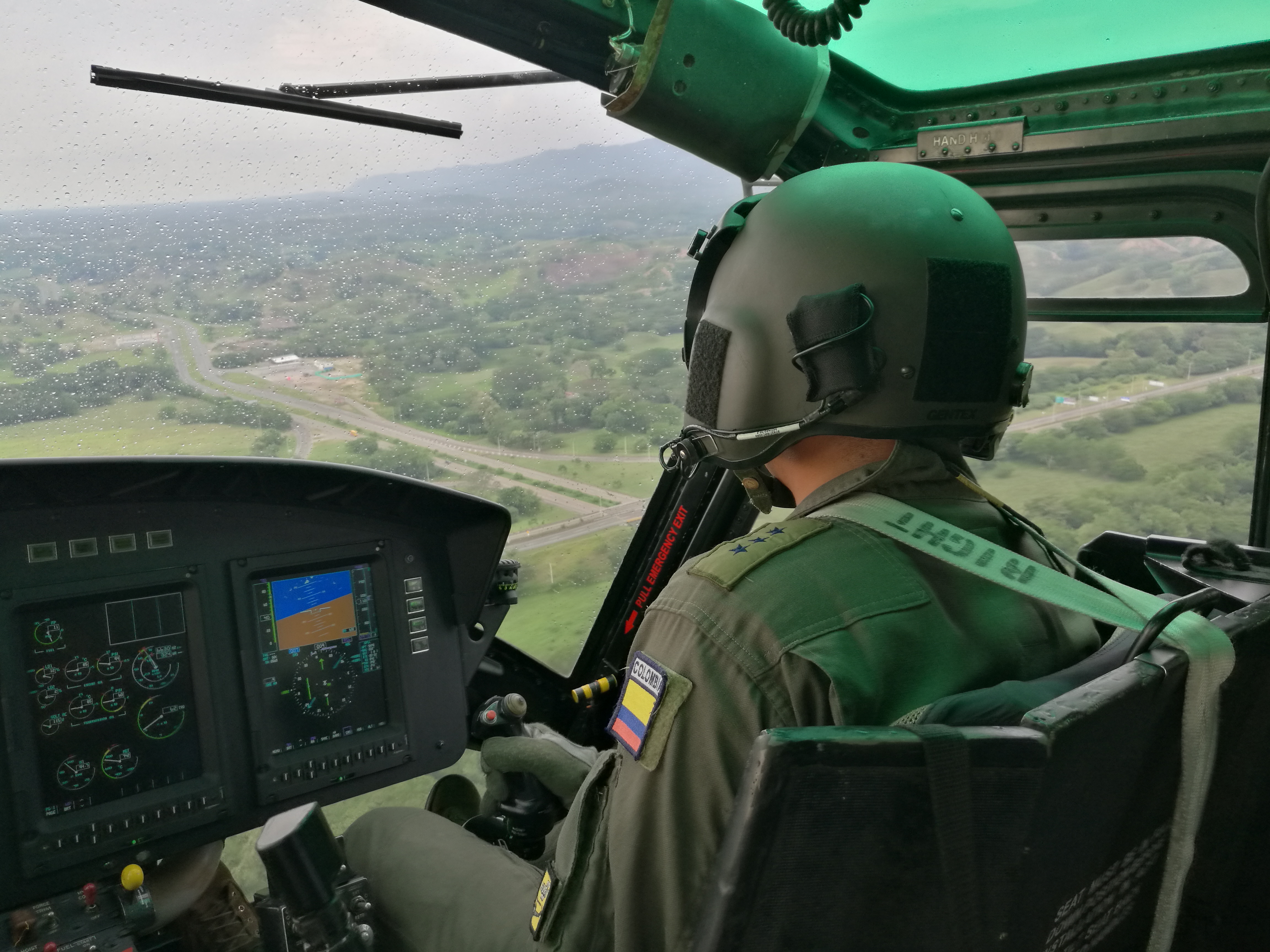 Fuerza Aérea Colombiana vigila las principales vías del centro de país durante la Semana Santa