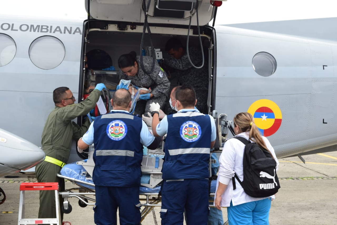 Bebé recién nacido en delicado estado de salud fue trasladado hasta la Base Aérea Marco Fidel Suárez