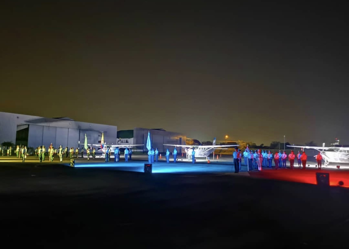 Imponente ceremonia nocturna en conmemoración del noveno aniversario del Grupo Aéreo del Casanare