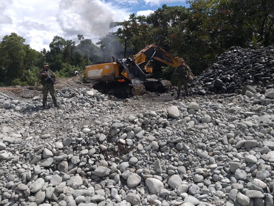 Maquinaria utilizada para minería ilegal fue destruida por la Fuerza Pública en el Cauca