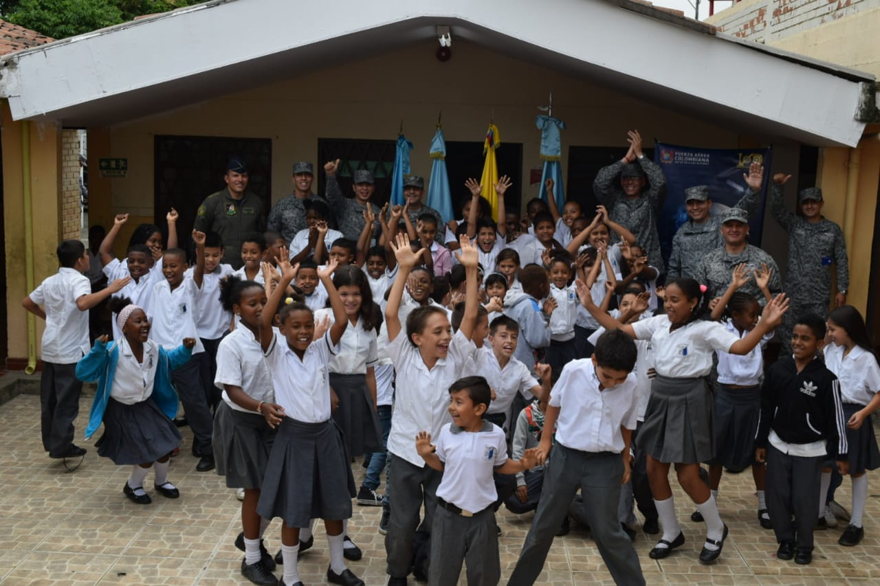 Programa “Plan Corazón Amigo” de la Fuerza Aérea Colombiana benefició 130 niños y niñas en la capital del Valle del Cauca
