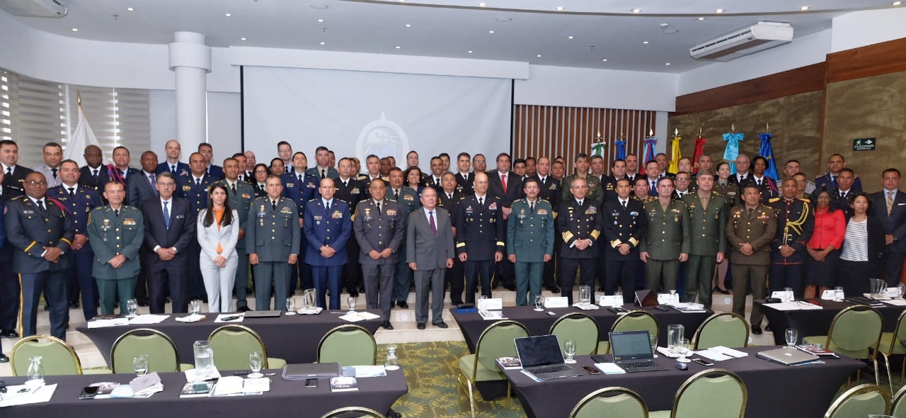 Proyección de la Fuerza Aérea y seguridad hemisférica en conferencia ante el Colegio Interamericano de Defensa