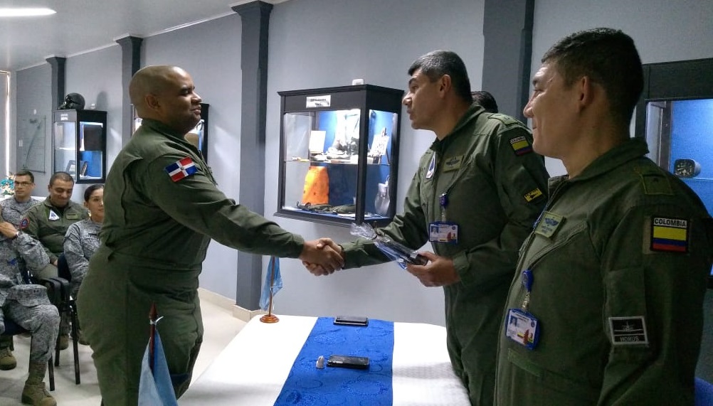 Militares guatemaltecos y dominicanos fueron capacitados en Defensa Aérea por la Fuerza Aérea Colombiana