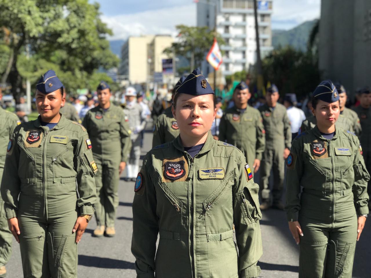 Con orgullo la Fuerza Aérea Colombiana participó en el desfile del 20 de Julio en Ibagué