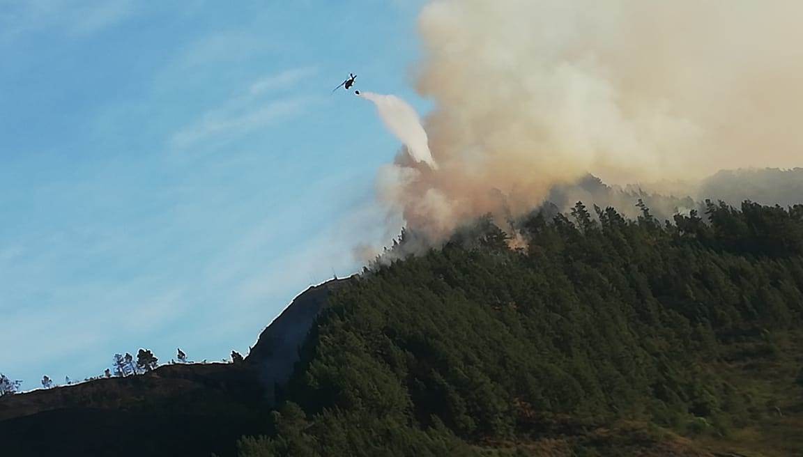 Continúan las labores de extinción de incendios en el suroccidente del país