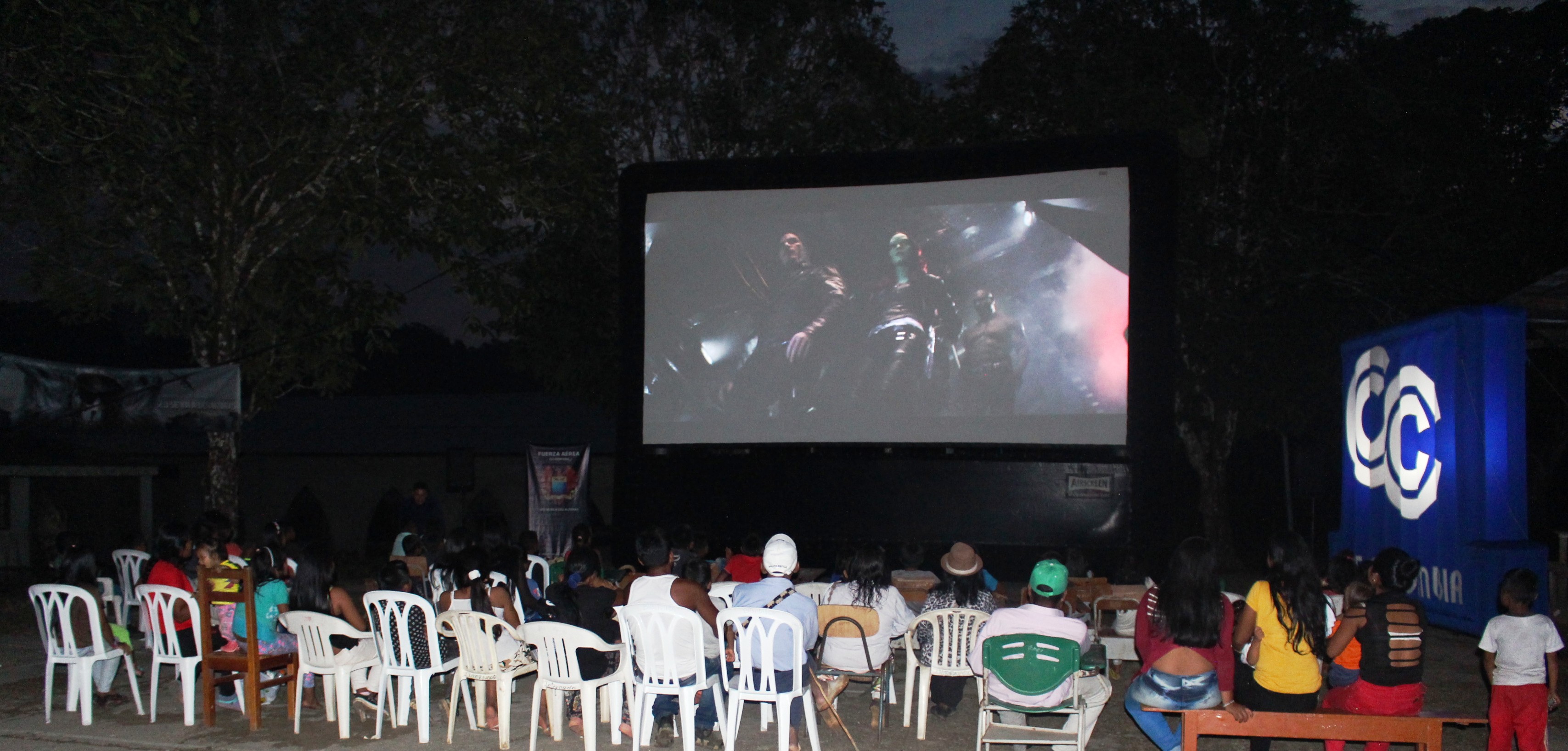 La población de los resguardos indígenas de Araracuara y zonas aledañas se benefició de una tarde de cine