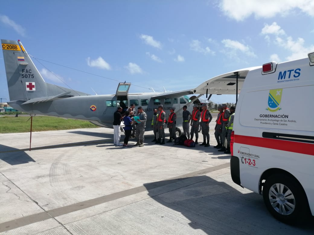Dos pacientes de Old Providence en delicado estado de salud, son trasladados por la Fuerza Aérea Colombiana
