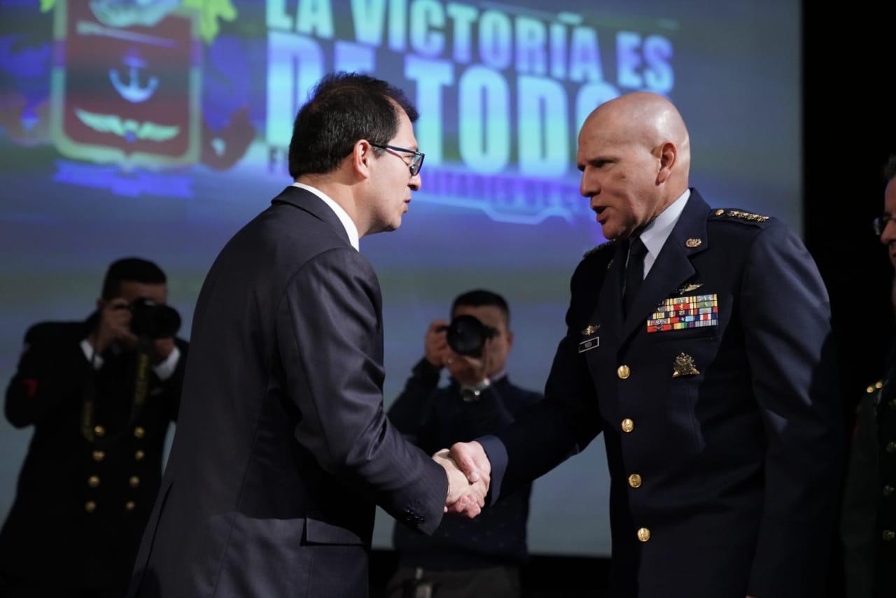 Comandante de la Fuerza Aérea Colombiana hace reconocimiento a quienes trabajan por la defensa y promoción de los Derechos Humanos 