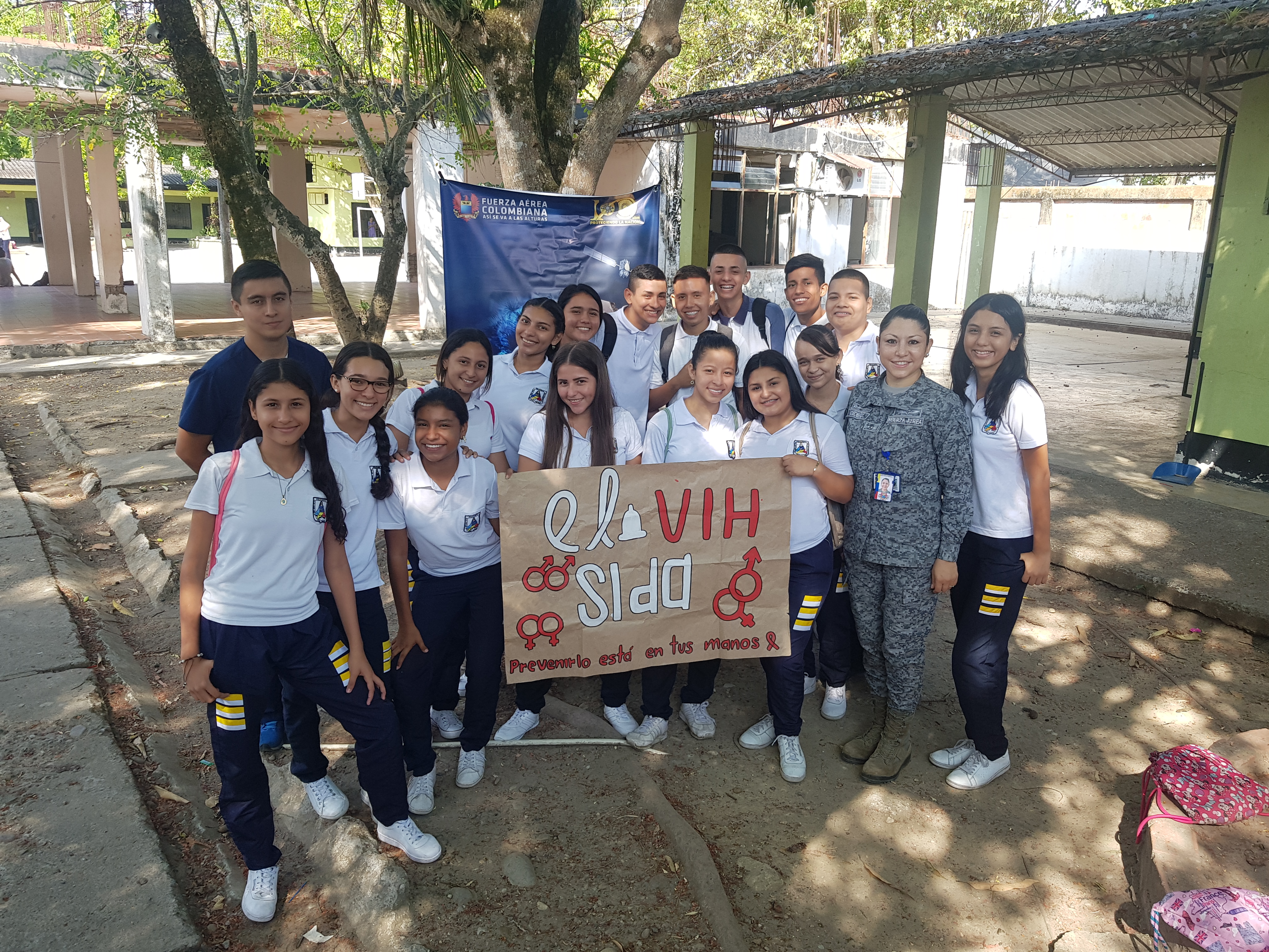 El CACOM 1 acompañó a los estudiantes de Puerto Salgar en la Semana de la Salud