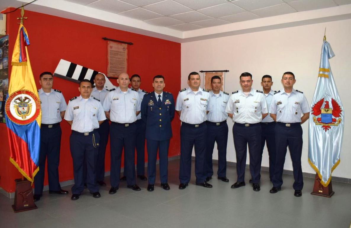 Suboficiales de la Fuerza Aérea Colombiana se preparan permanentemente para adquirir nuevas capacidades  