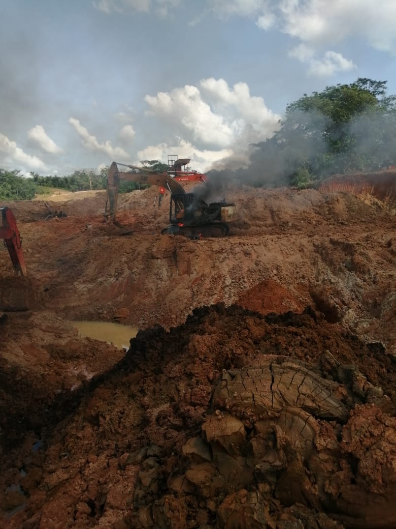 En operación de las Fuerzas Militares contra la minería ilegal se afectan las finanzas de los “Caparros"