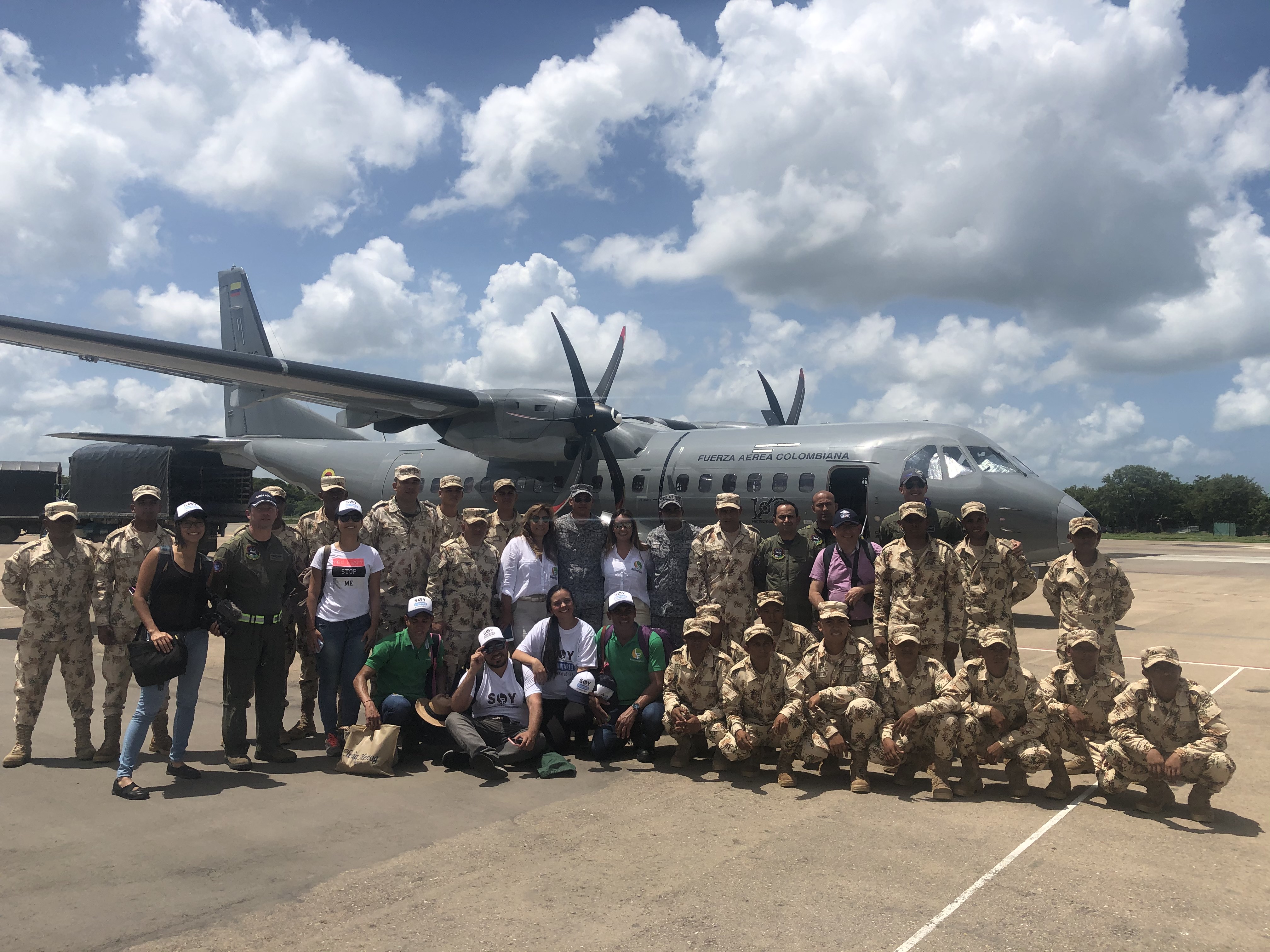 Fuerza Aérea Colombiana contribuye con la etnoeducación en la Guajira 