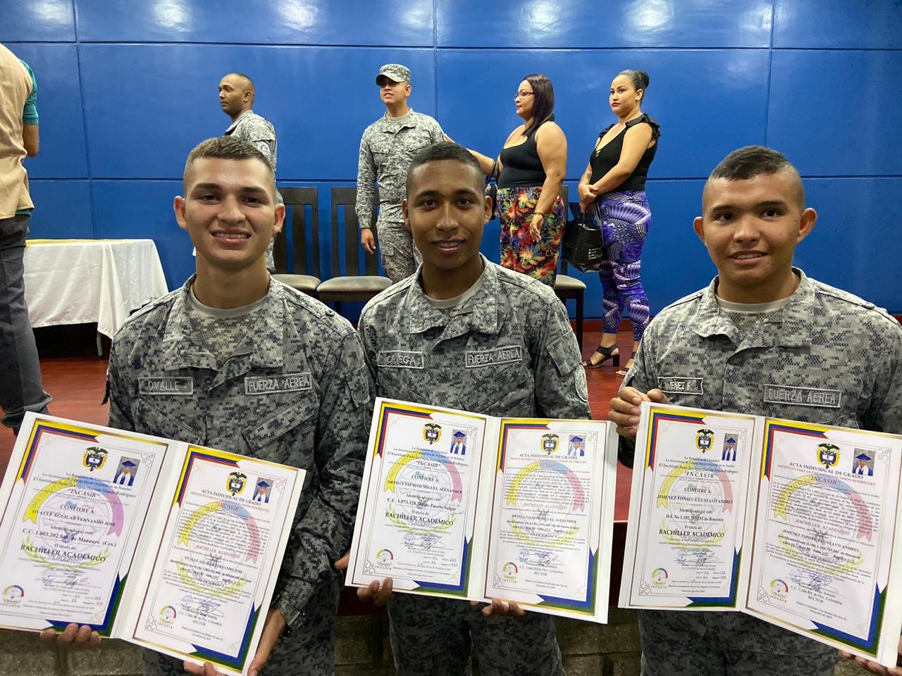Cuatro soldados Wayúu culminan su bachillerato con el apoyo de la Fuerza Aérea