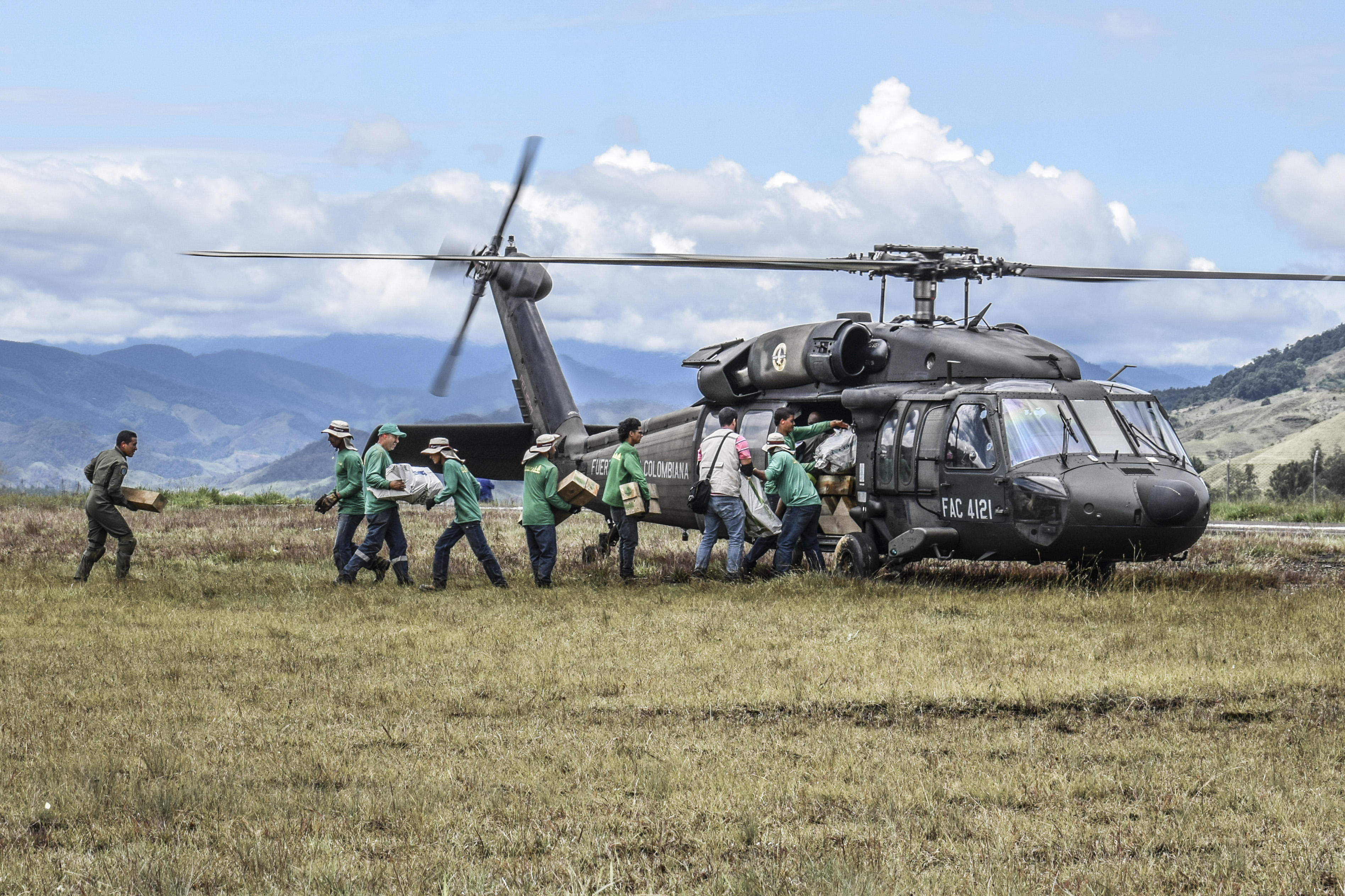 Operaciones contundentes y miles de beneficiados gracias a la Fuerza Aérea Colombiana  