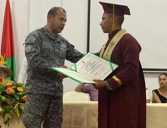 Soldados del Grupo Aéreo del Casanare se graduaron de bachilleres durante su servicio militar
