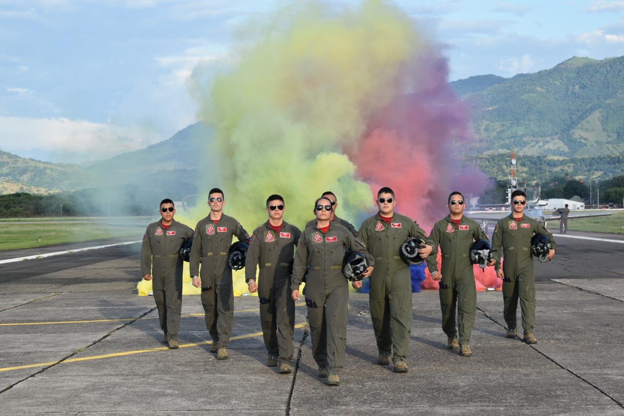Fuerza Aérea Colombiana gradúa nuevos pilotos militares al servicio de la nación 