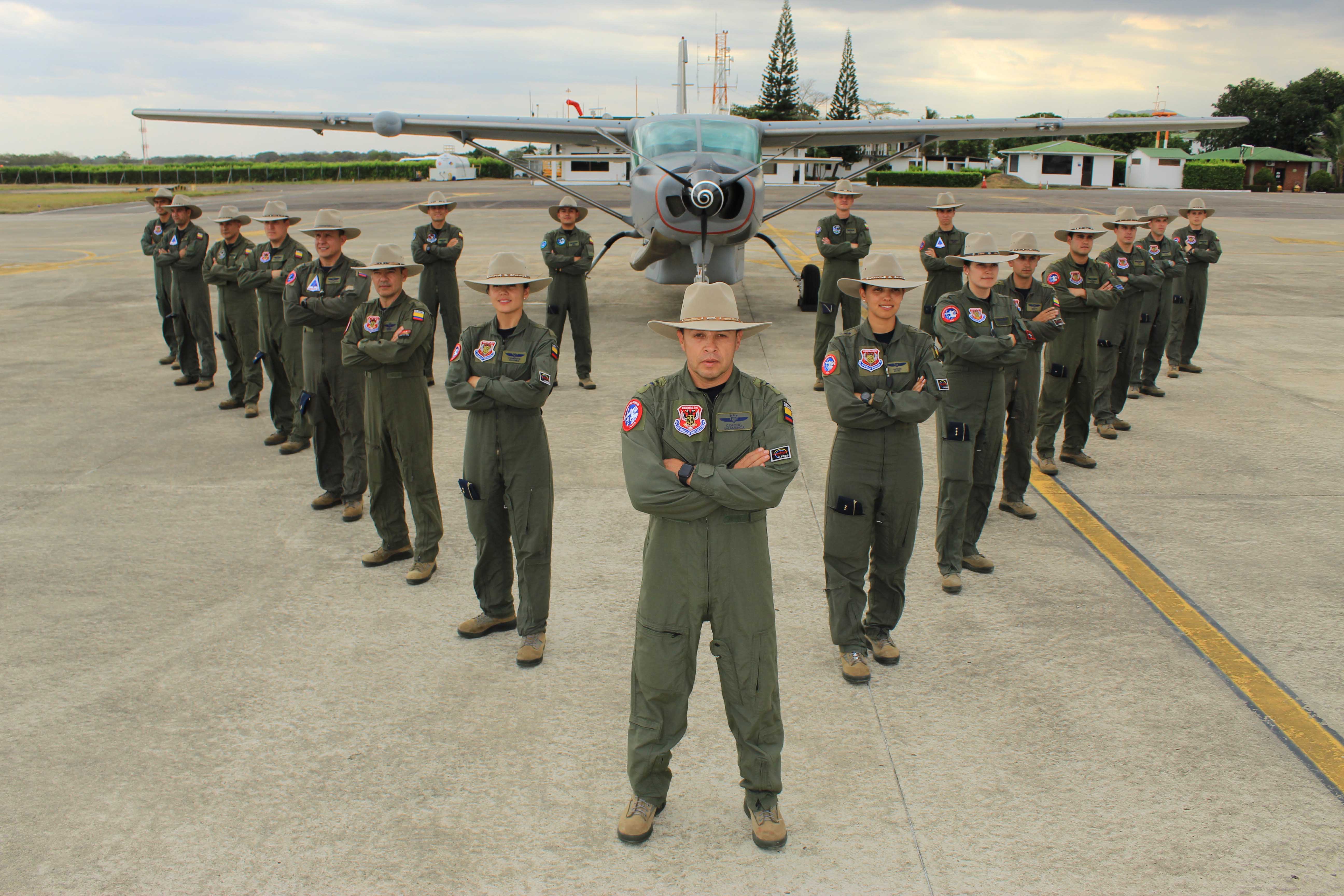 Su Fuerza Aérea se pone el sombrero por el llano y por Colombia