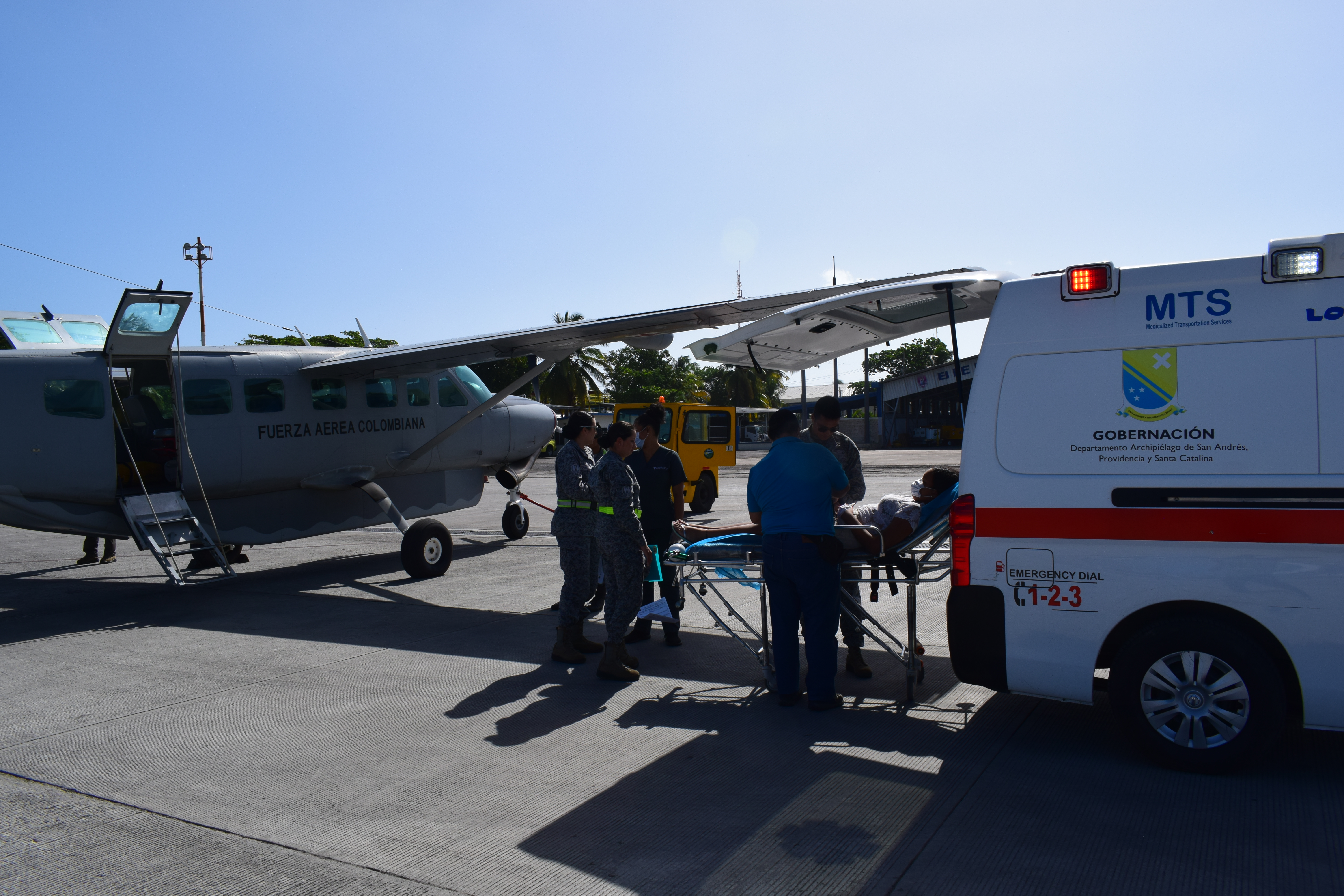 Joven cartagenera que requería atención médica urgente fue trasladada desde la Isla de Providencia hacia San Andrés