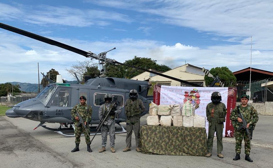 Varios kilogramos de marihuana fueron incautados por parte de las Fuerzas Militares y Fiscalía en zona rural de Planadas.
