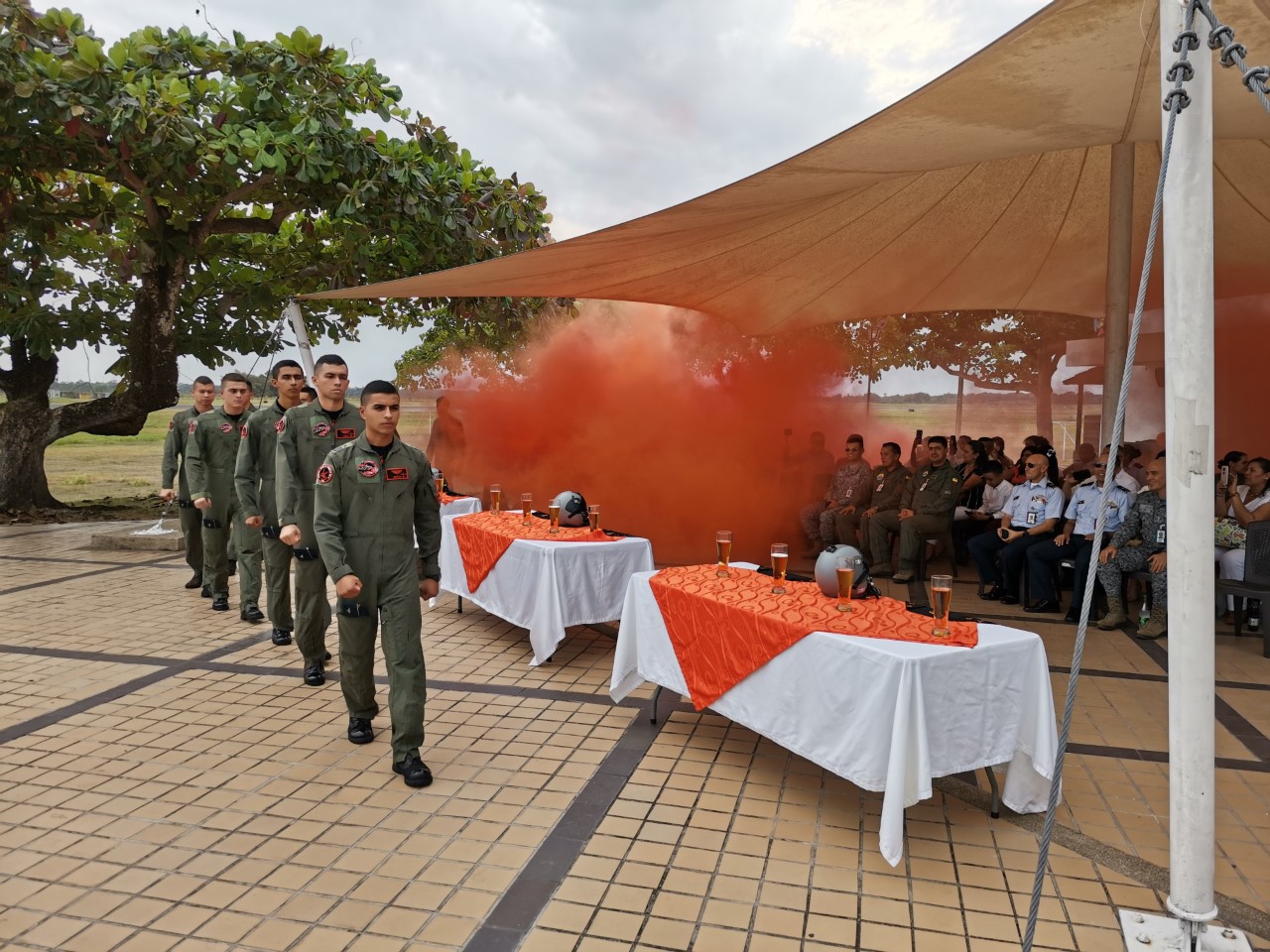 Alféreces de la Fuerza Aérea Colombiana realizan su primer vuelo solo en el CACOM 2.